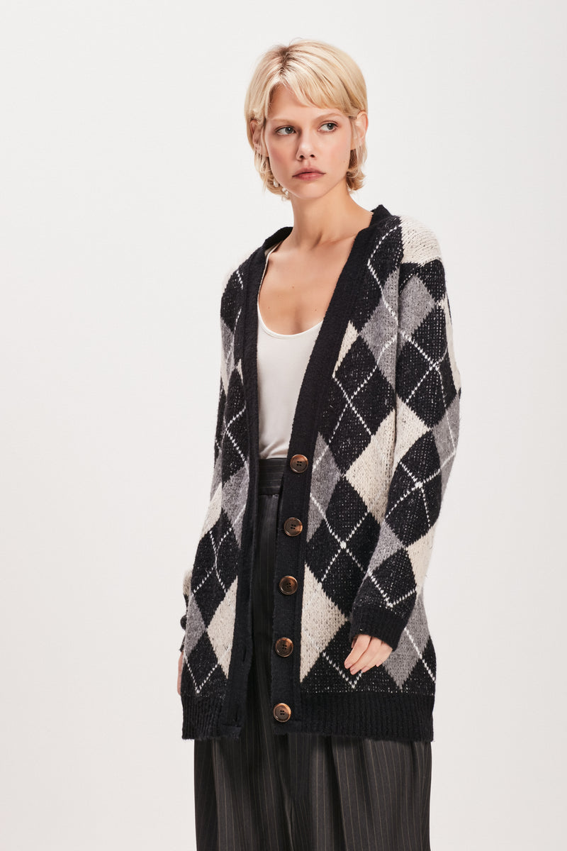 BLUSA CARDIGAN TRICOT ARGYLE PRETO (8080365650147)
