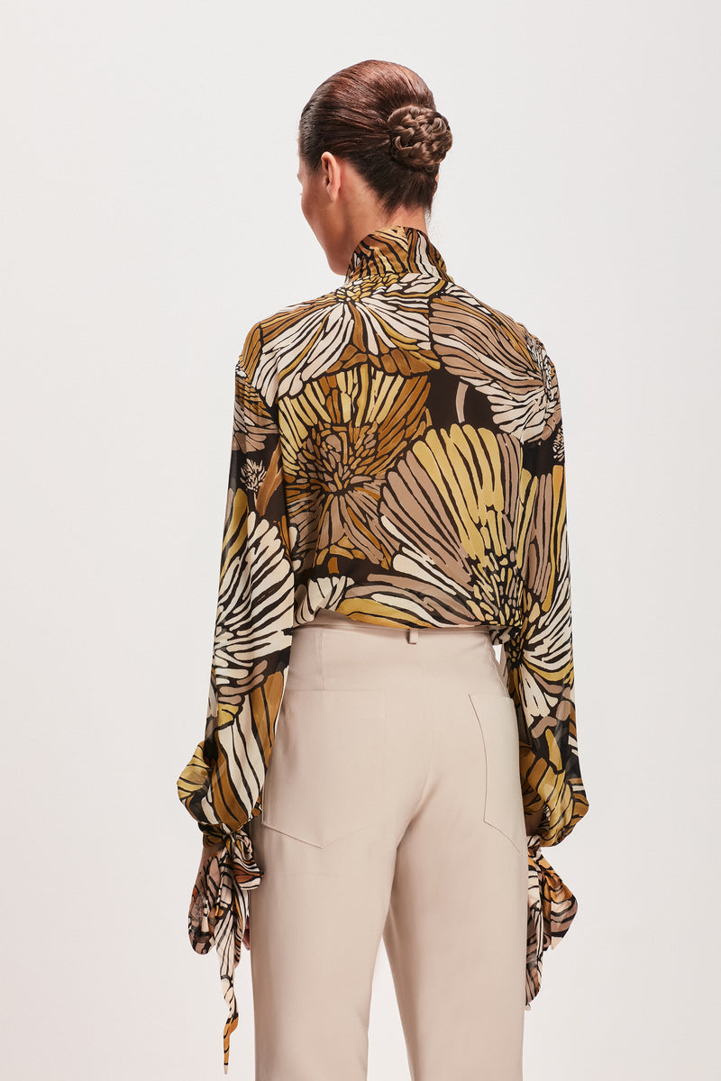 CAMISA LAÇO FLORAL ESTAMPA MARROM (8080367223011)