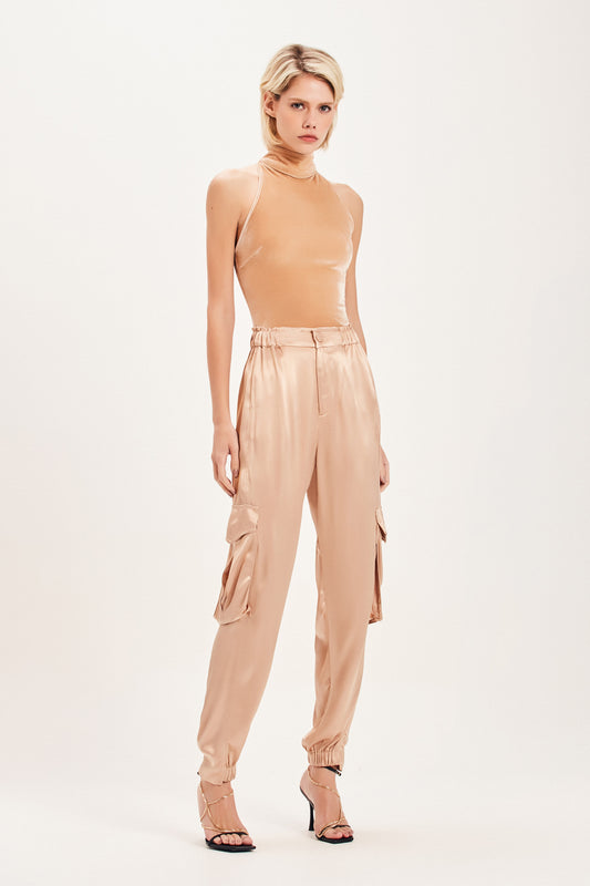 CALÇA CARGO CETIM BEGE (8098997829859)