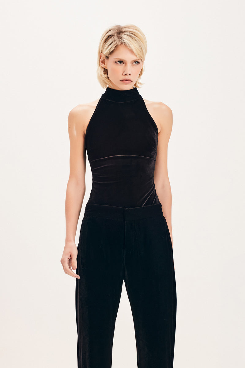 BLUSA GOLA ALTA SEM MANGA VELUDO PRETA (8098997076195)
