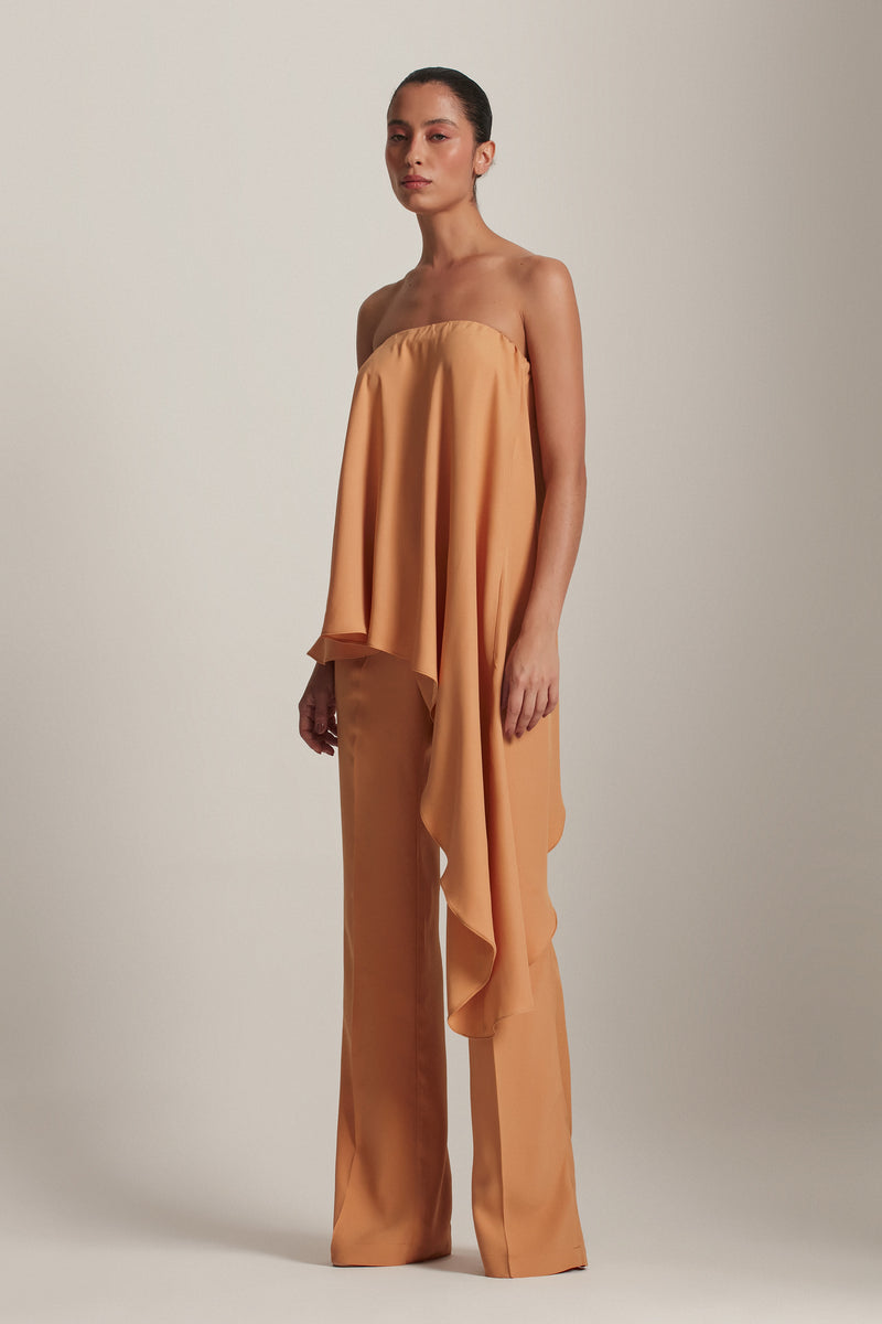BLUSA TOMARA QUE CAIA ASSIMÉTRICA CREPE BEGE (8143806529763)