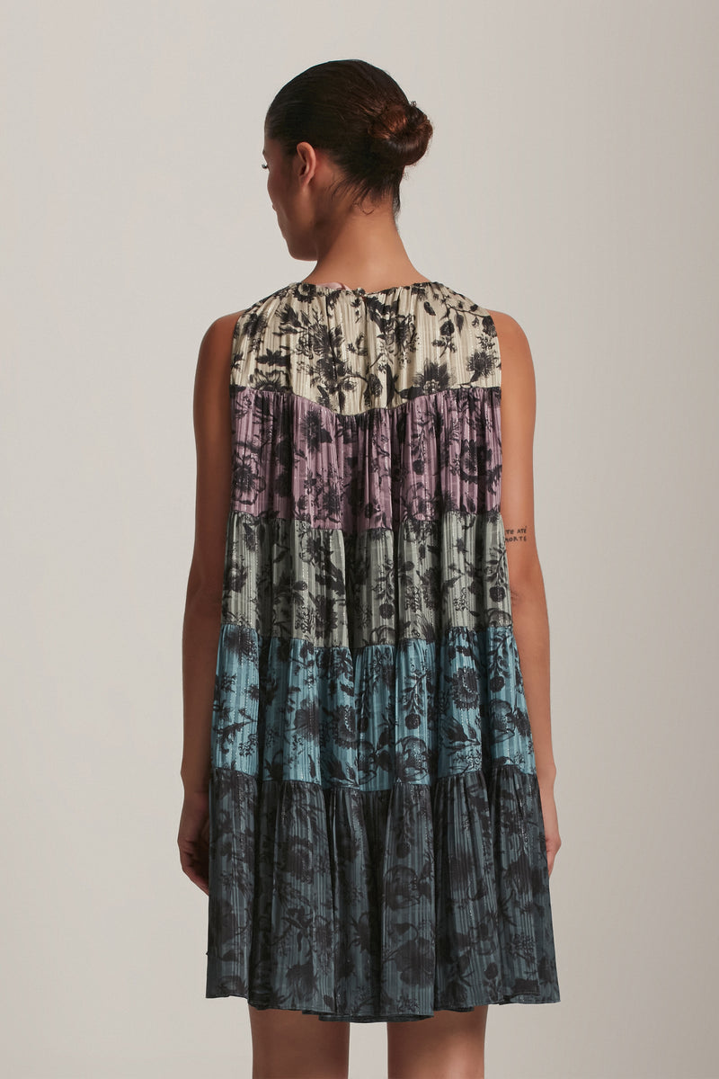 VESTIDO CURTO AMPLO CAMADAS FLORAL PATCHWORK (8143810068707)