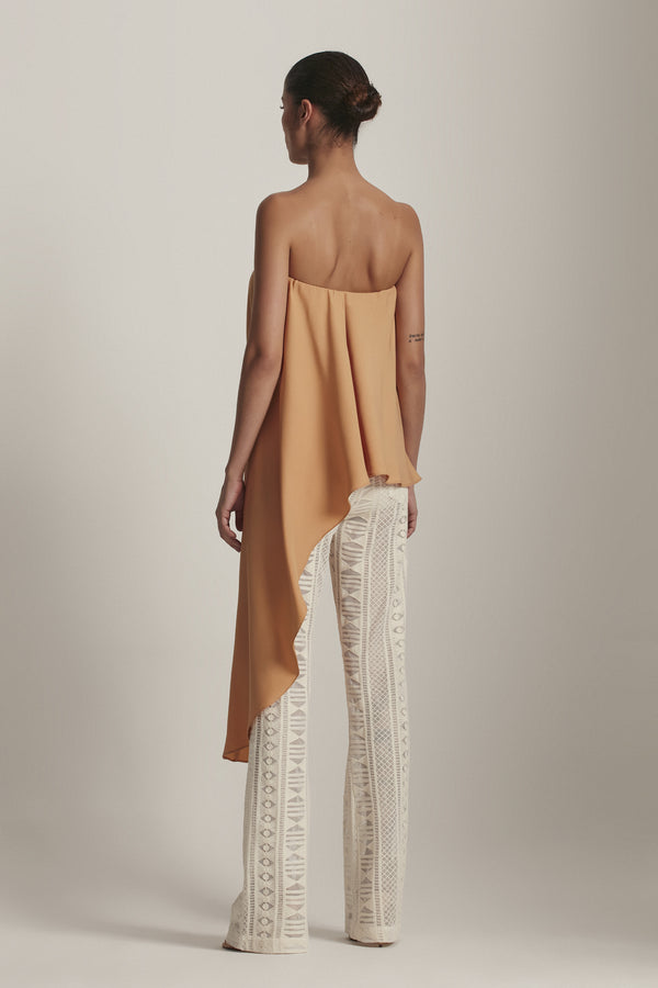 BLUSA TOMARA QUE CAIA ASSIMÉTRICA CREPE BEGE (8143806529763)