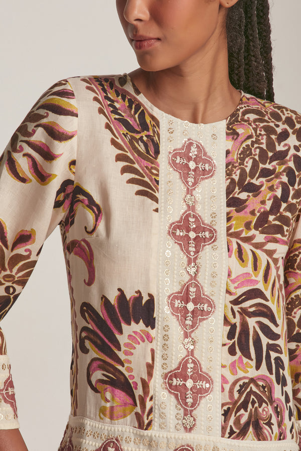 VESTIDO LONGO LINHO ENTREMEIOS ESTAMPA PAISLEY ROSA E MARROM (8193372225763)