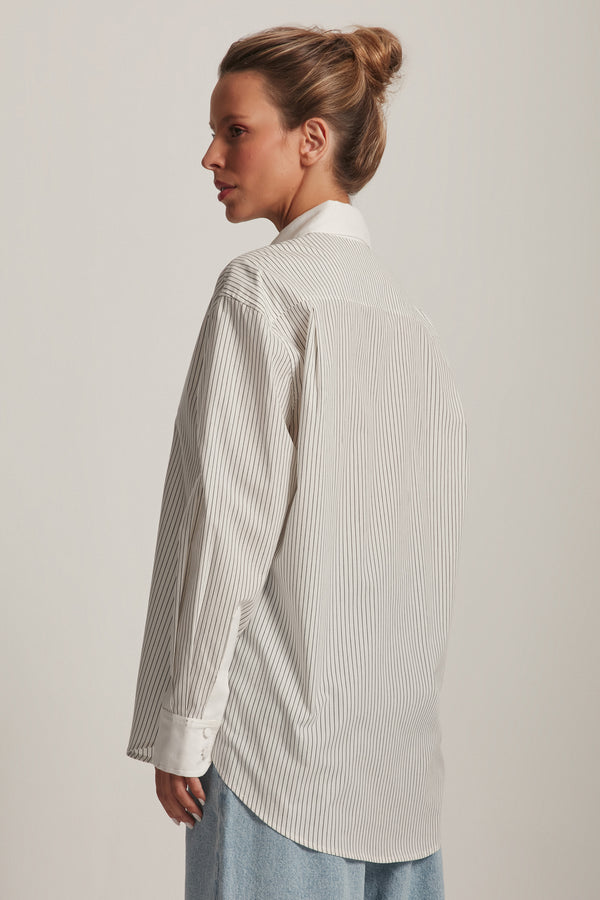 CAMISA CAMBRAIA ALGODÃO OFF WHITE E LISTRAS PRETAS (8143808954595)