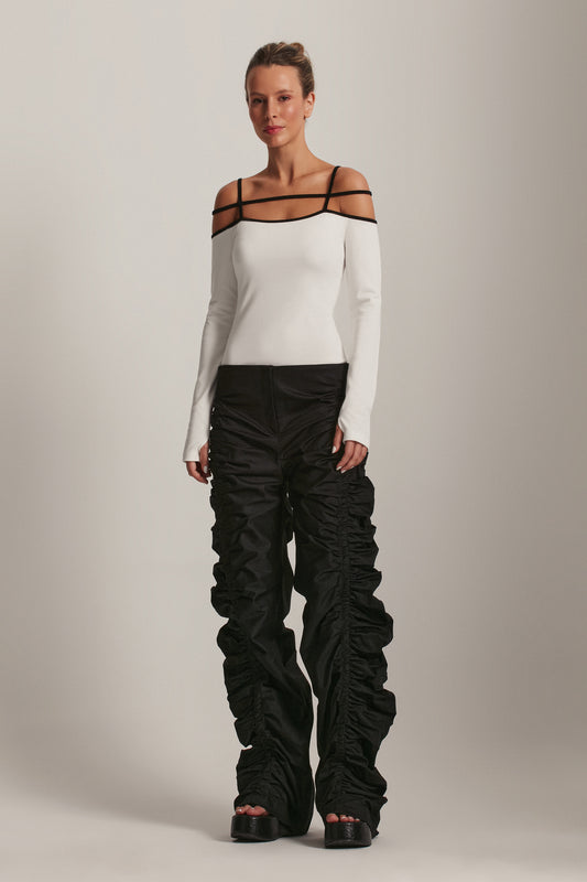 BLUSA MALHA OFF WHITE VIÉS PRETO (8143806071011)