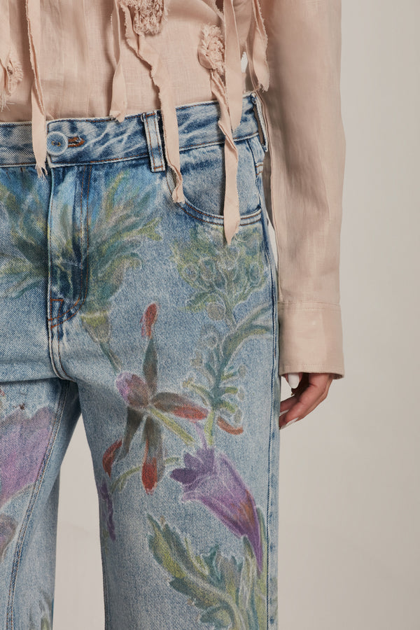 CALÇA JEANS FLORAL PINTADA Á MÃO (8143807578339)