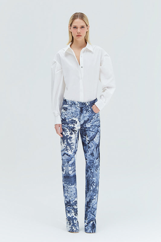 CALÇA RETA SARJA ESTAMPA FLORESTA AZUL (8319871746275)