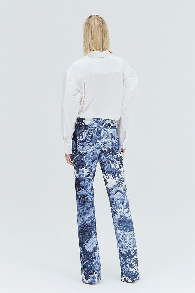 CALÇA RETA SARJA ESTAMPA FLORESTA AZUL (8319871746275)