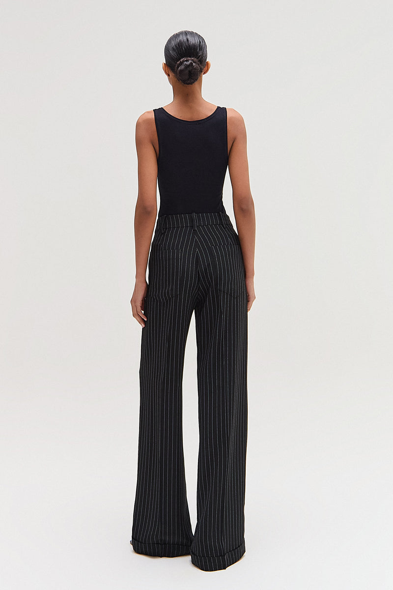 CALÇA ALFAIATARIA BARRA ITALIANA CREPE PATOU RISCA DE GIZ PRETO (8616965243107)