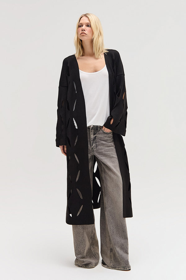 CARDIGAN TRICOT LONGO FUROS PRETO (8616966160611)