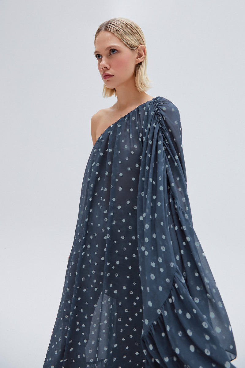 VESTIDO KAFTAN UM OMBRO GGT POÁ AZUL MARINHO (8257062961379)