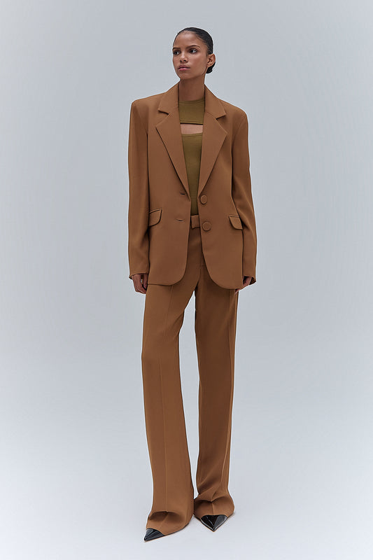 CALÇA RETA CREPE PATOU CAMELO (8470121545955)