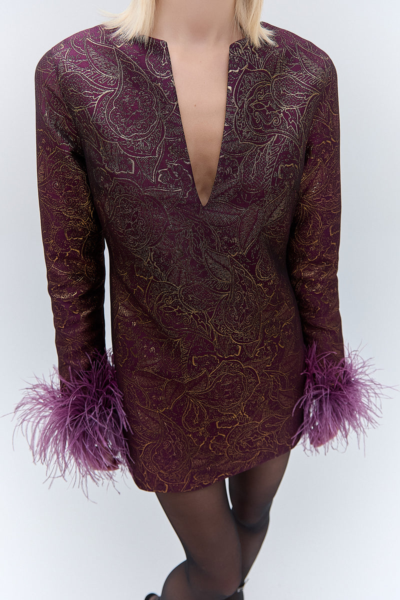 VESTIDO CURTO JACQUARD BORDÔ PLUMAS (8470124200163)