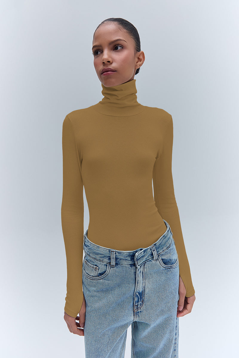 BLUSA MANGA LONGA GOLA ALTA MALHA CAMELO (8470191145187)