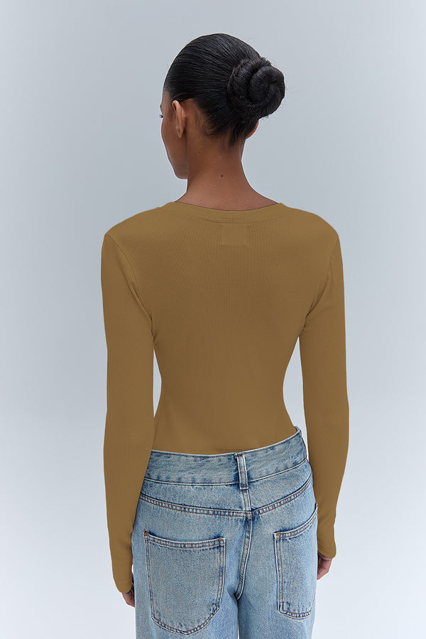 BLUSA MANGA LONGA DECOTE CARECA MALHA CAMELO (8470190686435)