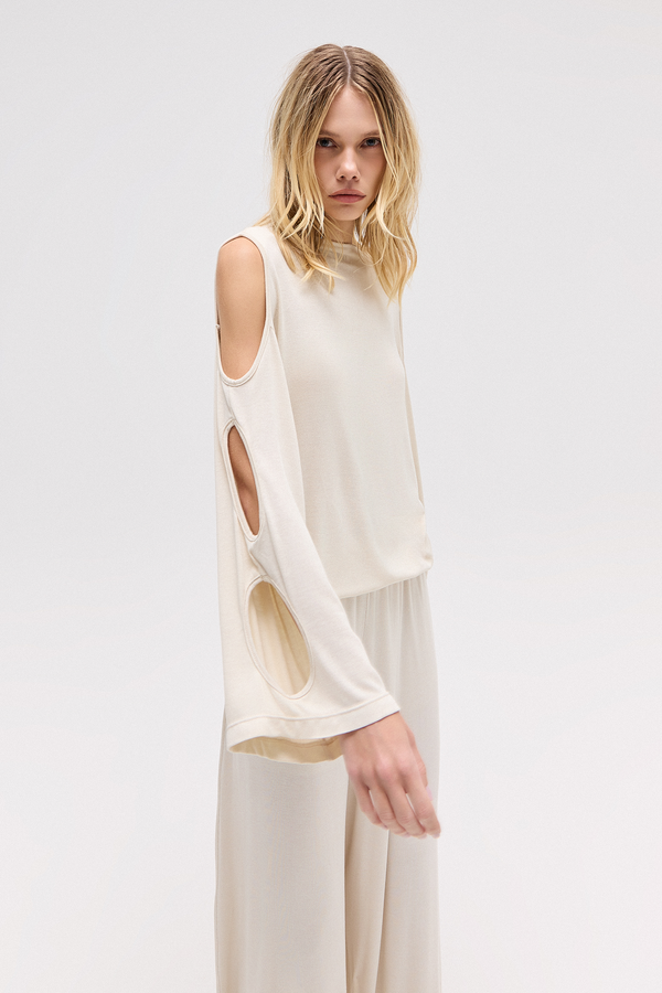 BLUSA AMPLA MANGA LONGA ABERTURAS BRAÇOS MALHA BEGE (8784852877539)