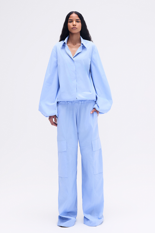 CALÇA CARGO ELÁSTICO CÓS TRICOLINE LISTRAS AZUIS (8748925354211)