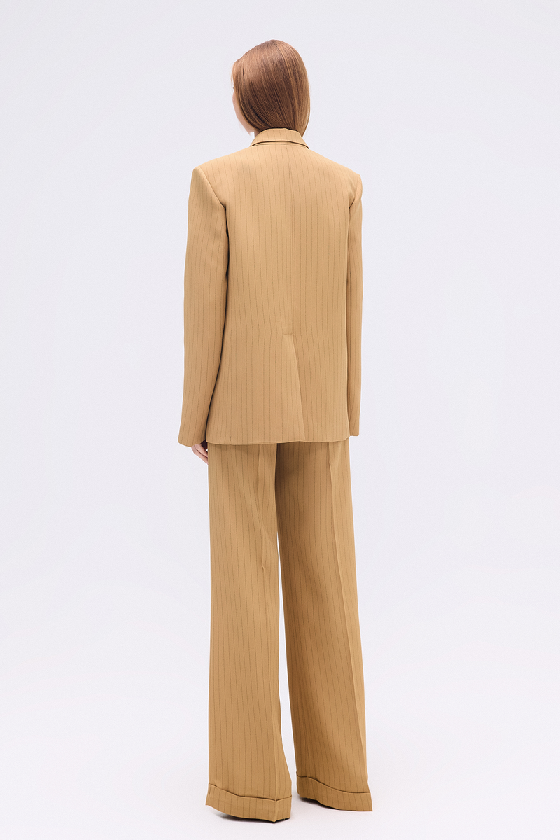 BLAZER ALFAIATARIA CREPE PATOU RISCA DE GIZ CARAMELO (8748924305635)