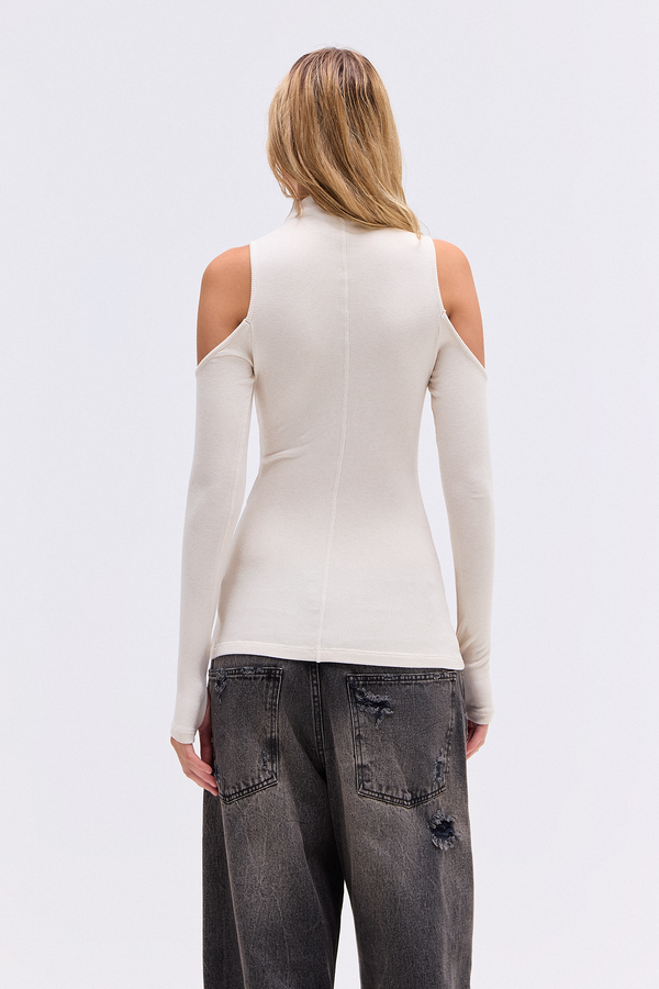BLUSA GOLA ALTA ABERTURA OMBRO MALHA BEGE (8784862970083)
