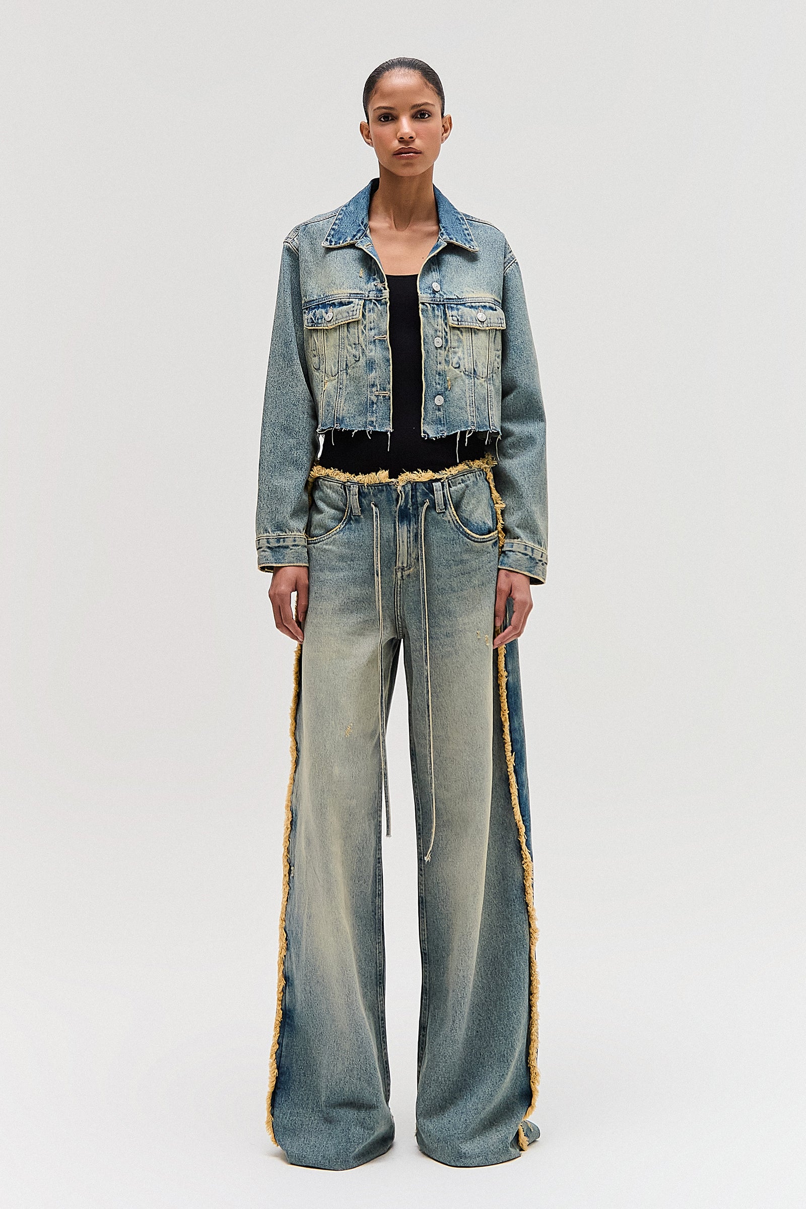 JAQUETA JEANS CROPPED DIRTY BLUE – TIG STORE