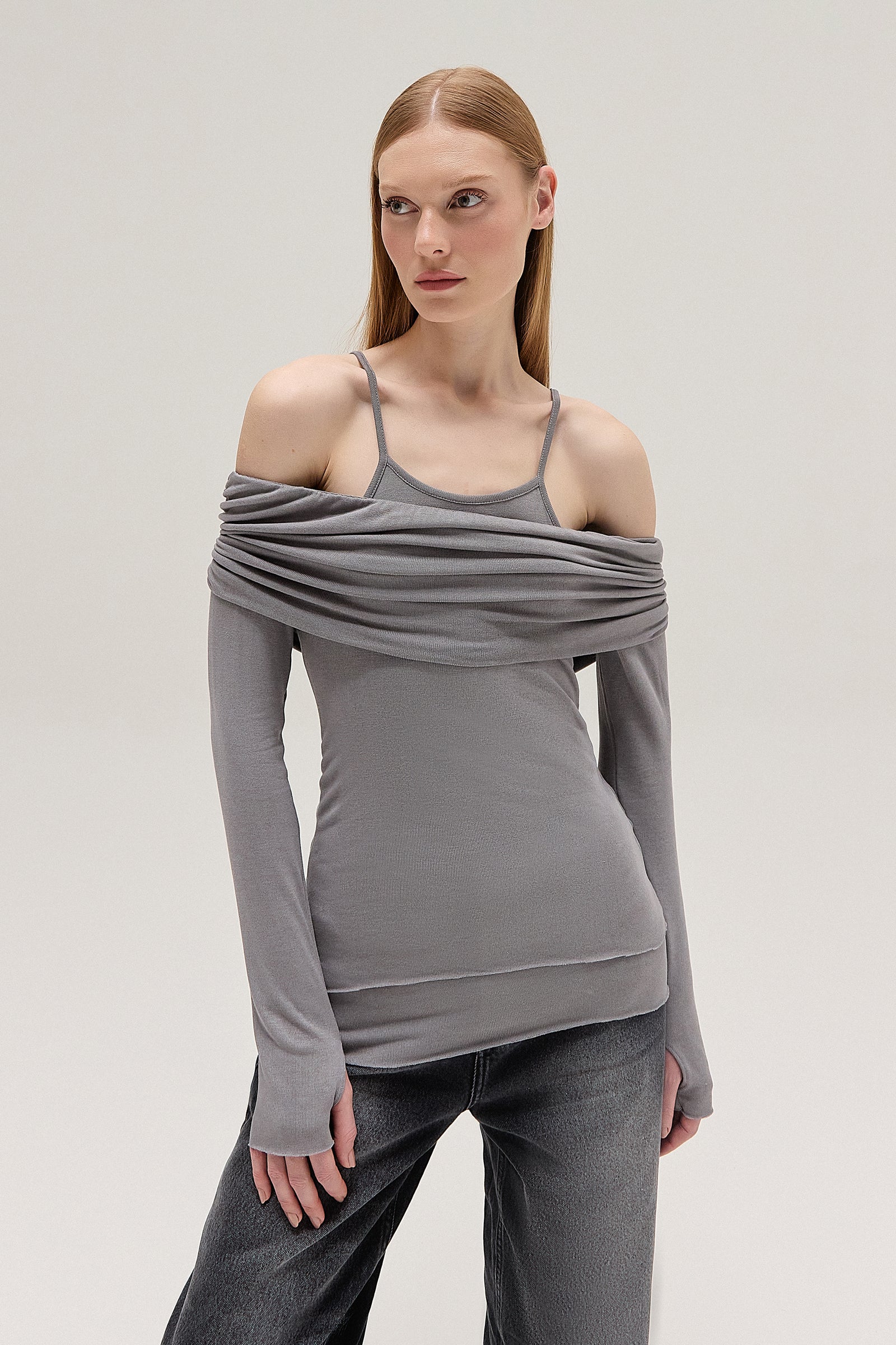 BLUSA MANGA LONGA PALA OMBRO A OMBRO MALHA CINZA ESCURA – TIG STORE