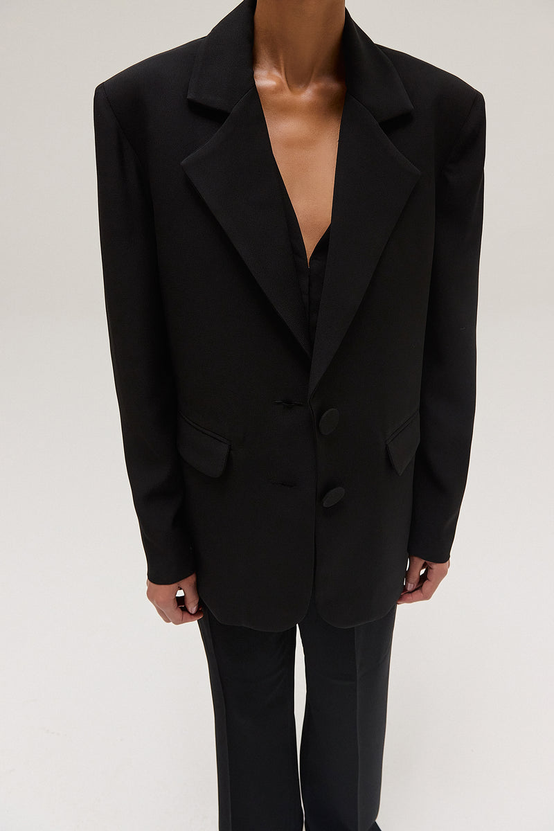 BLAZER CREPE PATOU PRETO (8537362399459)
