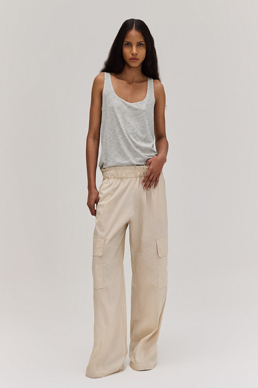 CALÇA CARGO ELÁSTICO CINTURA TRICOLINE BEGE (8672250396899)