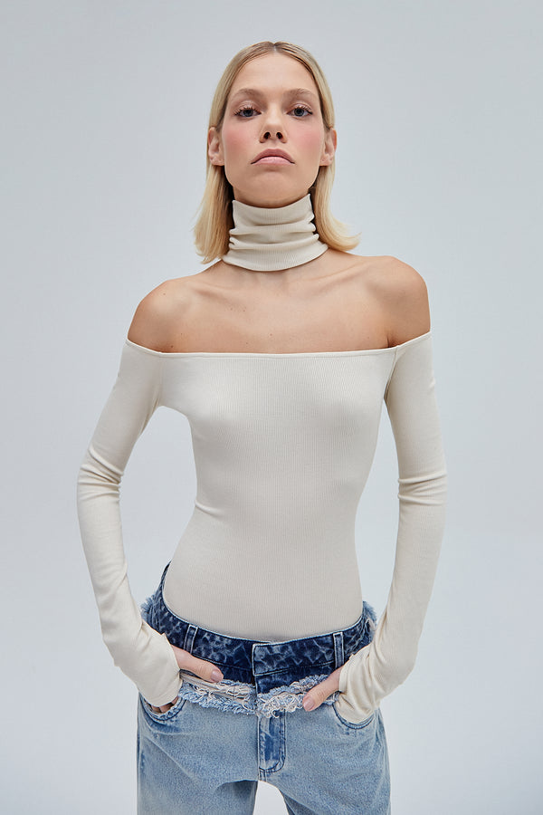BLUSA DECOTE GOLA FALSA MALHA BEGE (8362926506211)