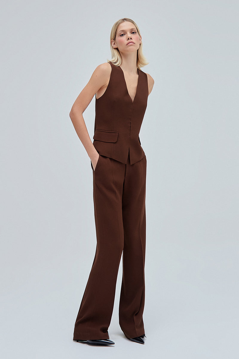 CALÇA RETA CREPE PATOU MARROM (8362856874211)