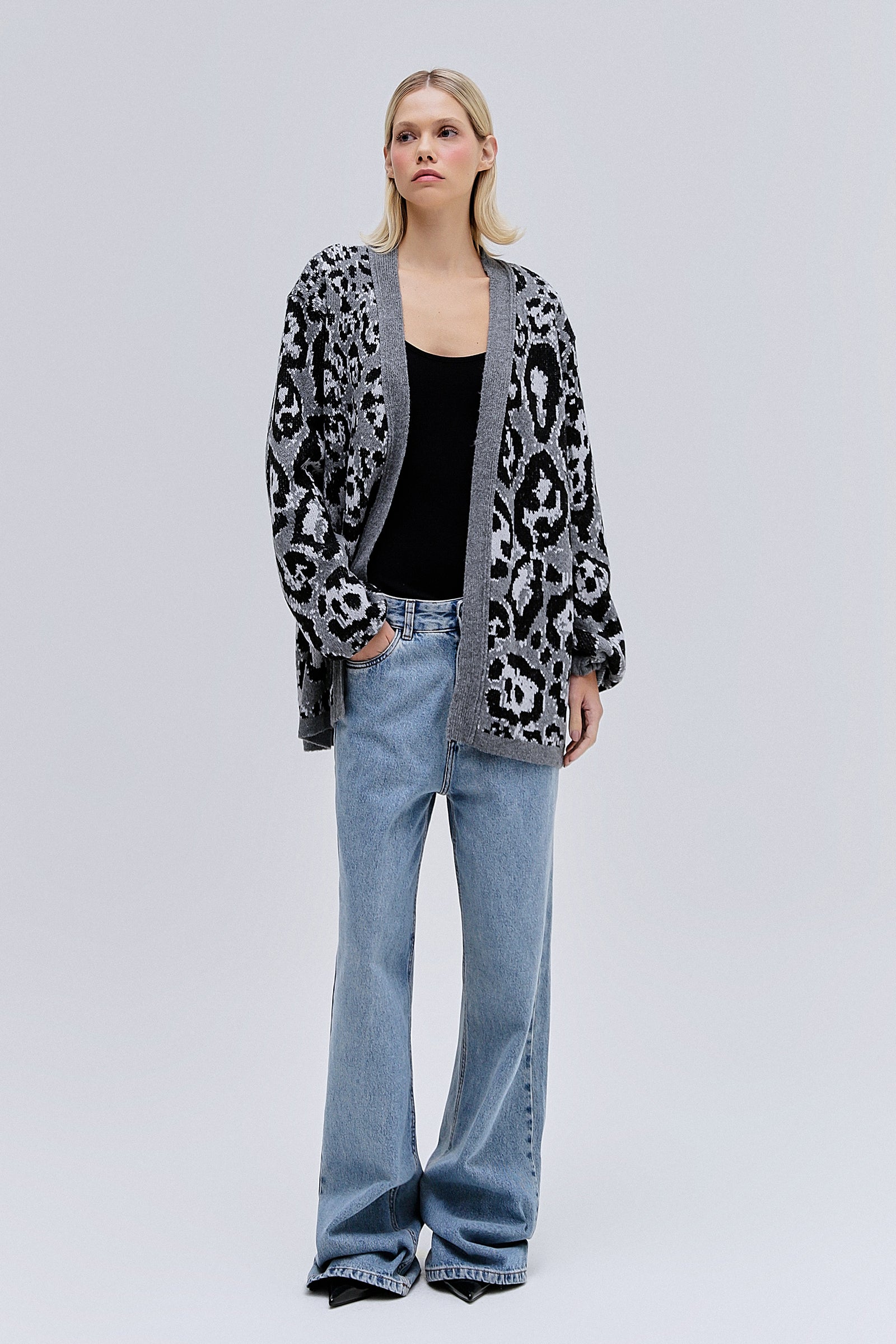 CARDIGAN TRICOT ONÇA CINZA – TIG STORE