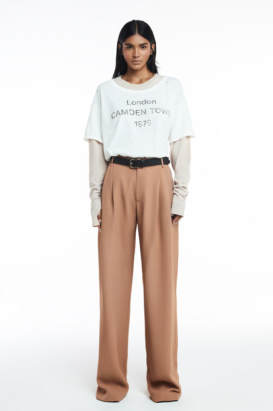 CALÇA ALFAIATARIA PREGAS CREPE PATOU MOCHA (8809476751587)