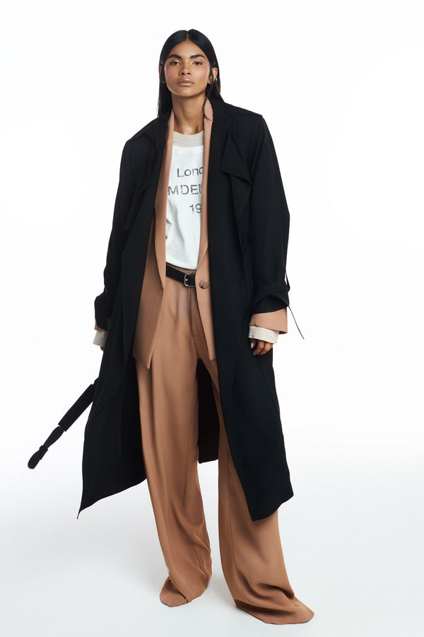 CASACO LONGO CREPE PATOU PRETO (8809477832931)