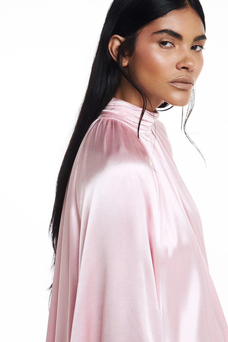 BLUSA GOLA ALTA DRAPEADA CETIM ROSA PUNHO RENDA (8809476522211)