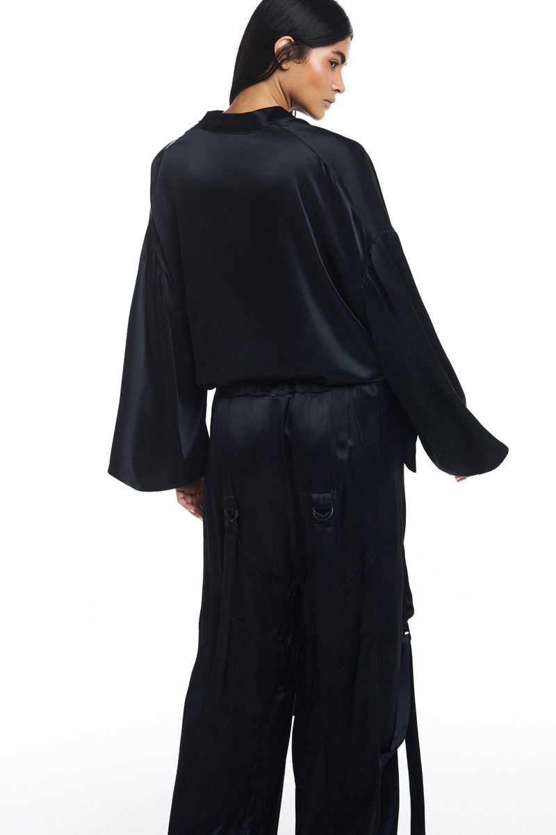 CALÇA RECORTES FAIXAS CETIM PRETA (8809477144803)