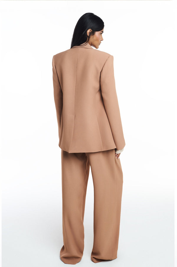 BLAZER ALFAIATARIA CREPE PATOU MARROM MOCHA (8809476096227)