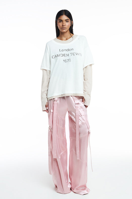 CALÇA RECORTES FAIXAS CETIM ROSA (8809477177571)