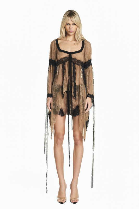 SHORTS RENDA BEGE ESCURO COM RENDA PRETA