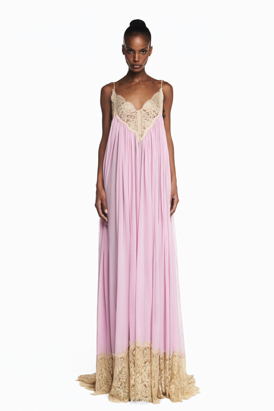 VESTIDO LONGO ALÇA DECOTE BARRA RENDA BEGE TULE LILÁS