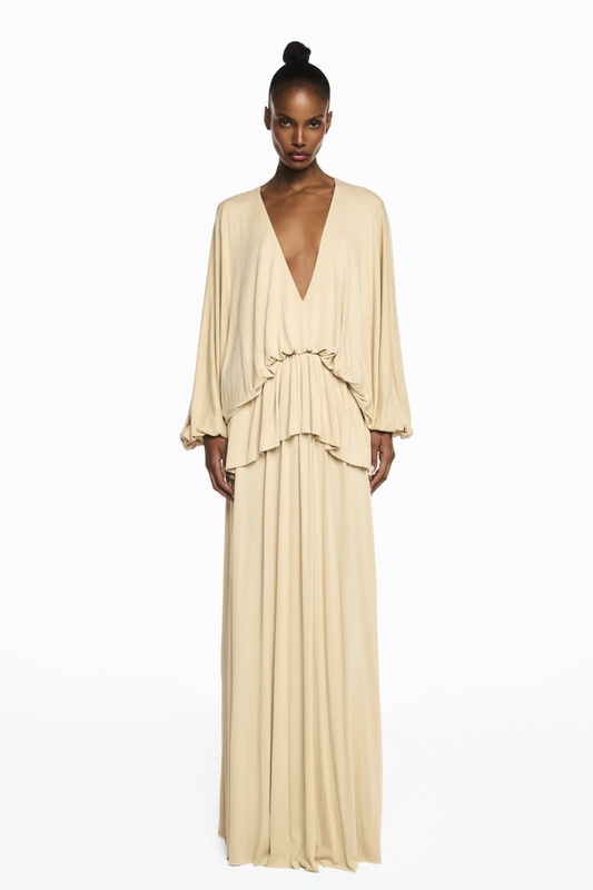 VESTIDO LONGO AMPLO MANGA LONGA DECOTE V BABADO BALONÊ MALHA BEGE