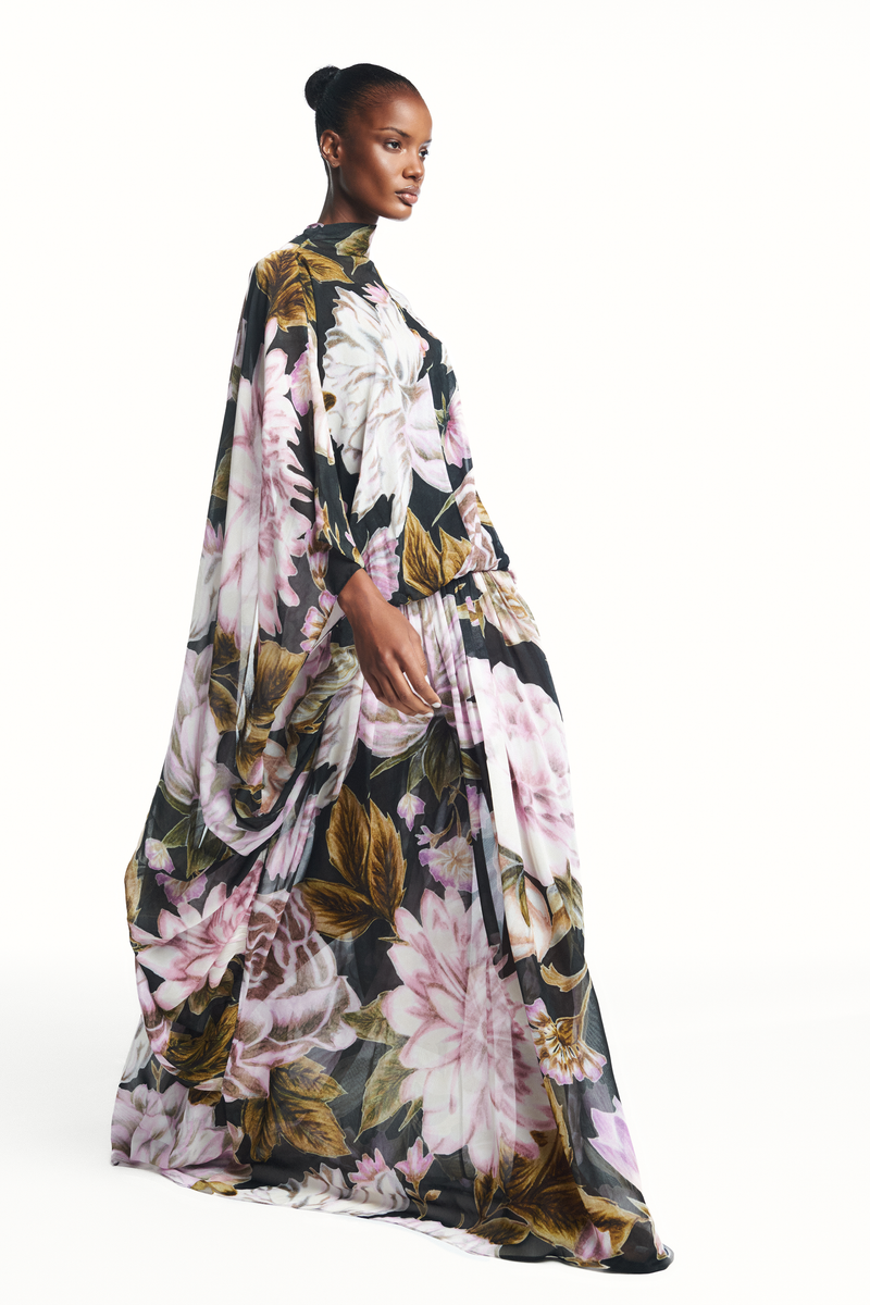 VESTIDO LONGO AMPLO CAPA GEORGETE FLORAL PRETO (8980757610723)