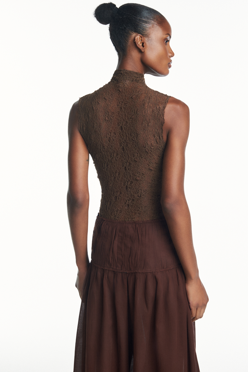 BLUSA SEM MANGA GOLA ALTA RENDA MARROM (8980751941859)