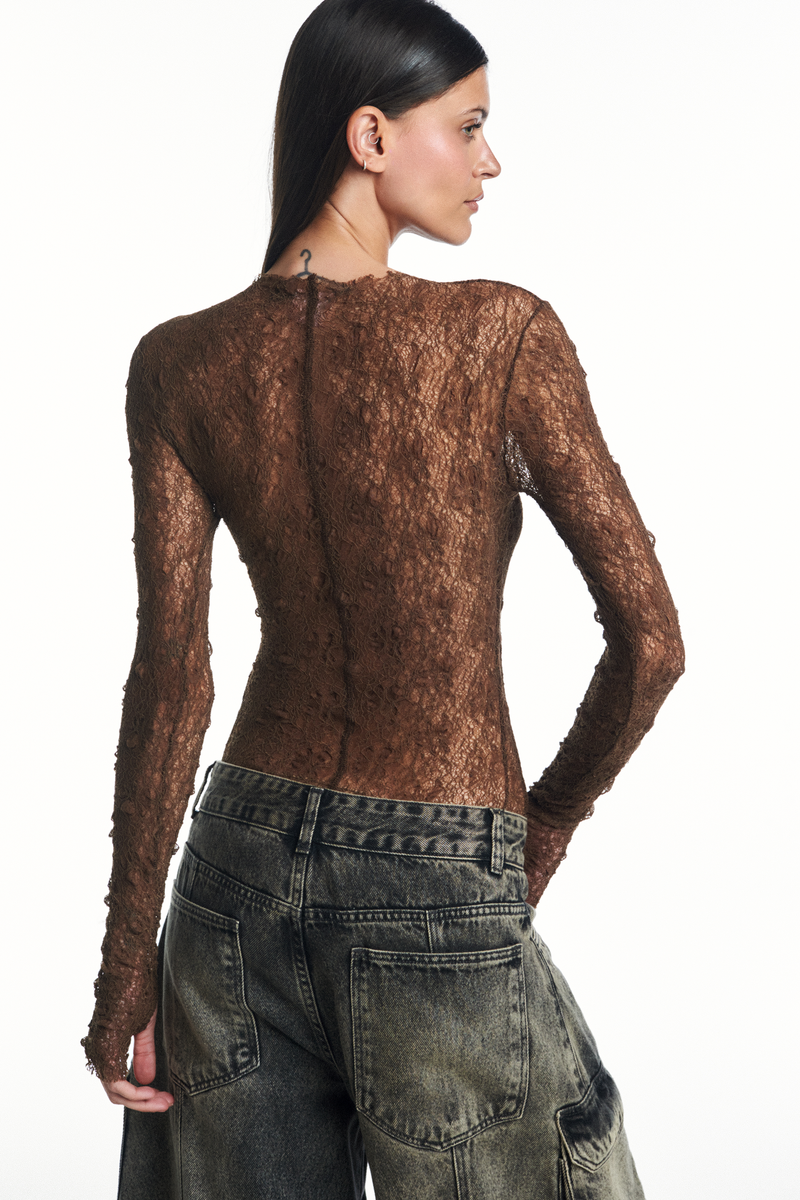BODY MANGA LONGA RECORTES RENDA MARROM (8980752204003)