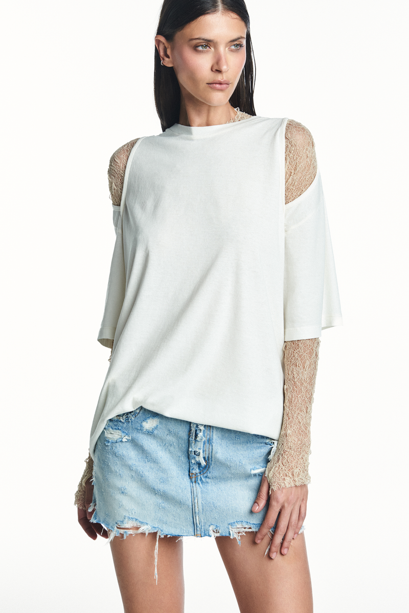 CAMISETA ABERTURA OMBRO MALHA OFF WHITE (8980753154275)