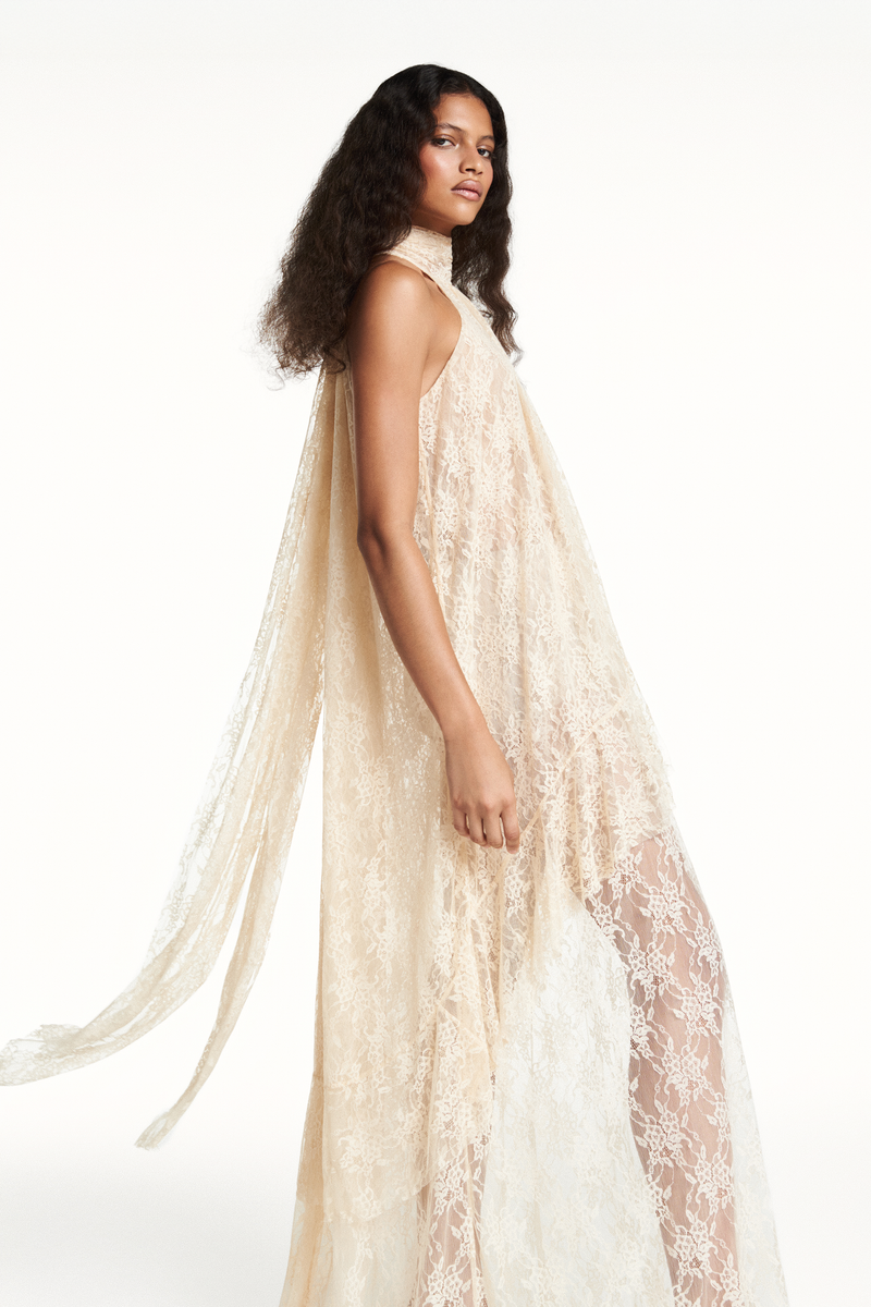 VESTIDO LONGO SEM MANGA GOLA ALTA BABADO MULLET RENDA BEGE