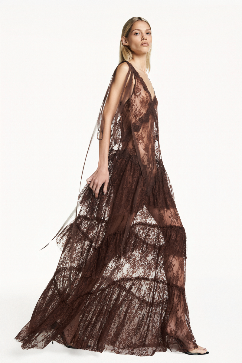 VESTIDO LONGO ALÇA BABADOS RENDA MARROM