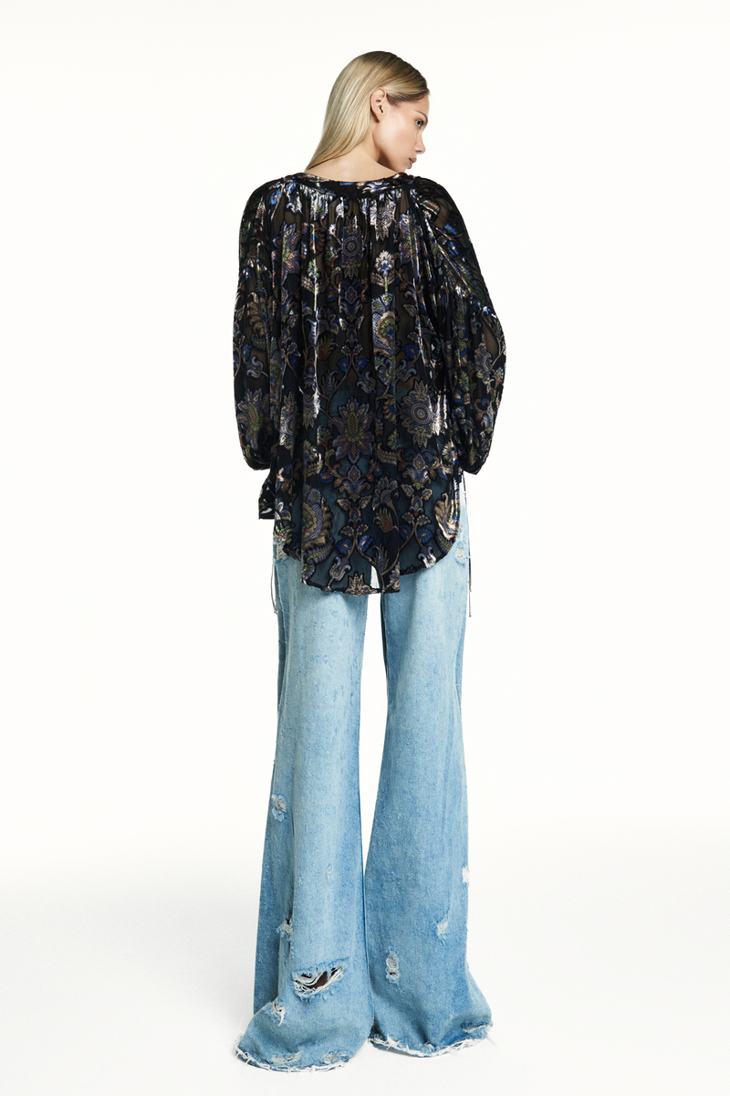 CALÇA JEANS PREGA INTERNA FLARE DESTROYED