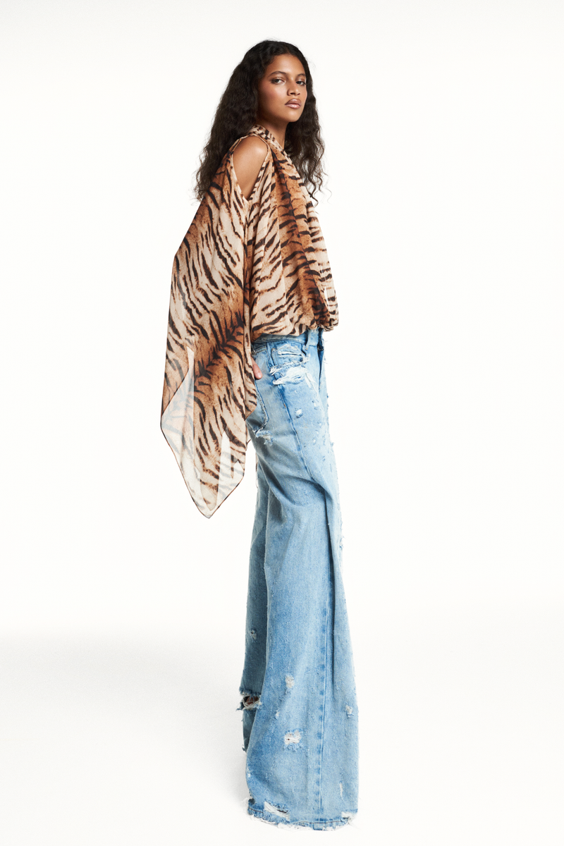 BLUSA DECOTE TRANSPASSE ELÁSTICO CINTURA MANGA AMPLA GEORGETE TIGRE