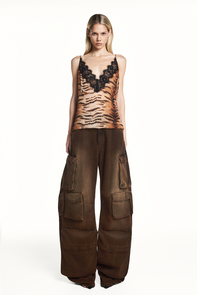 REGATA ALÇA DECOTE RENDA GEORGETE TIGRE