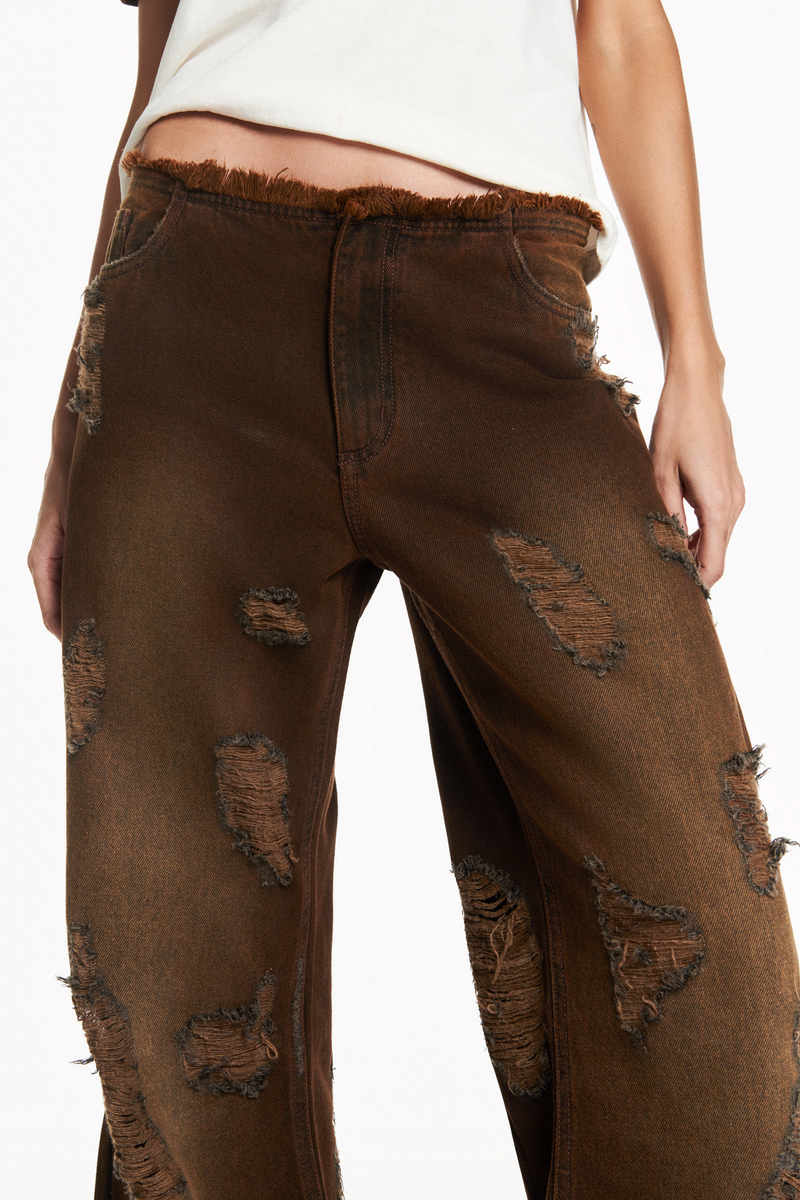 CALÇA JEANS FLARE RASGOS MARROM